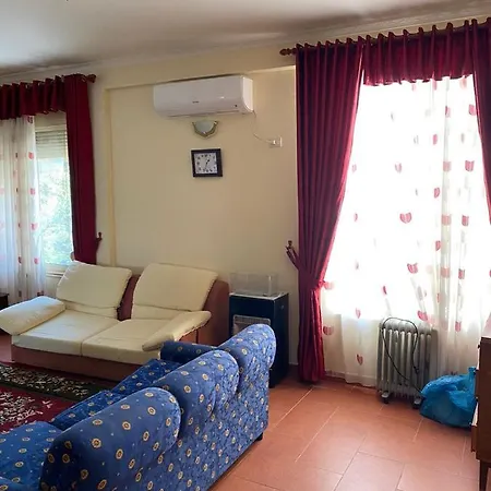 아파트 David's Cozy Third Floor Apartment: A Tranquil Retreat *