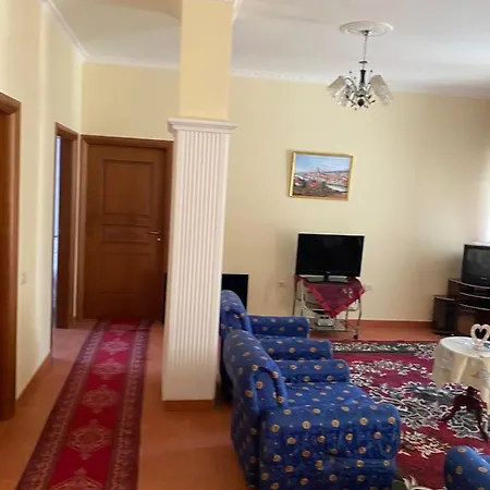 David's Cozy Third Floor Apartment: A Tranquil Retreat 아파트 *